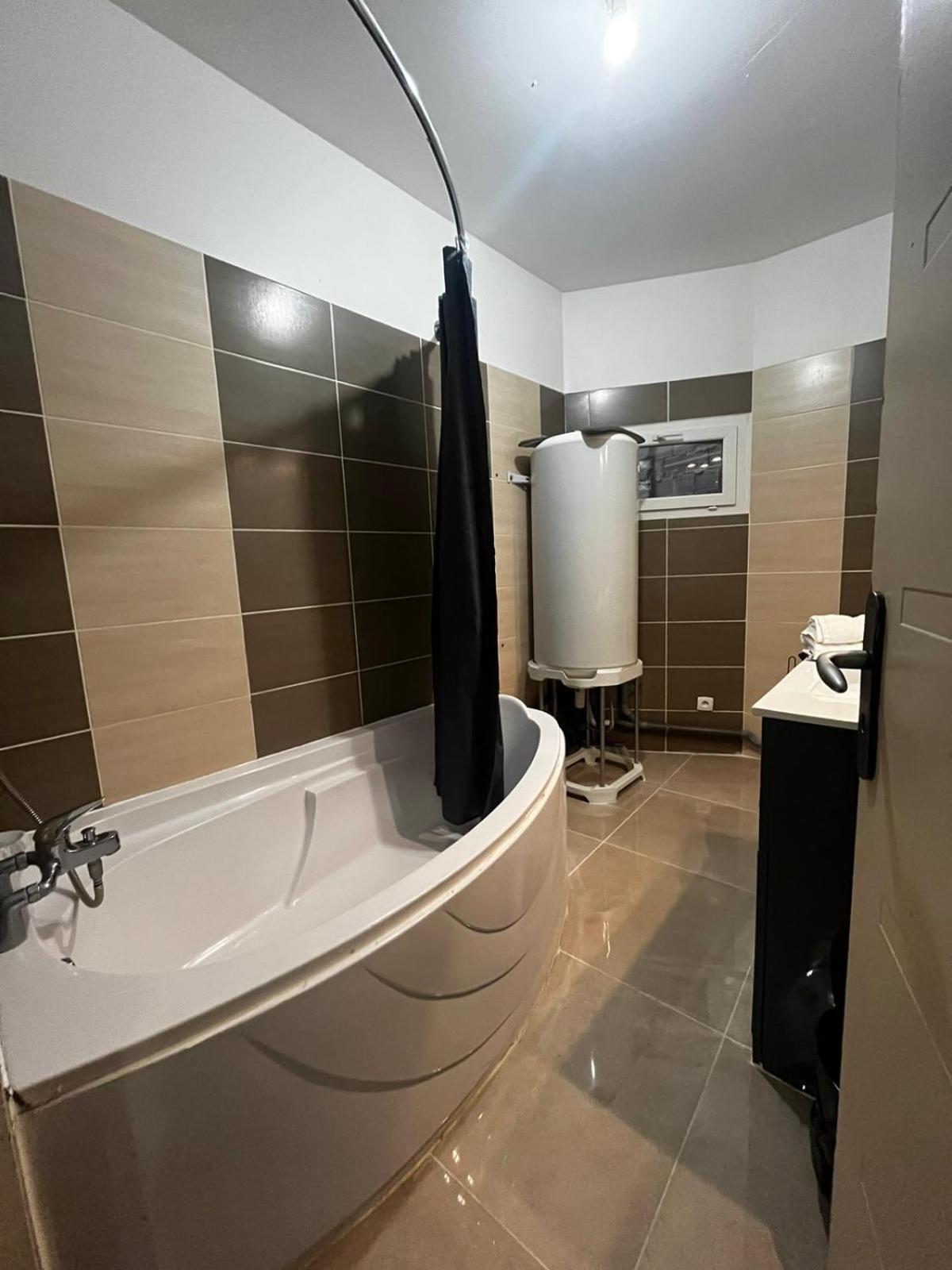 Appartement Des Carmes Nîmes Eksteriør billede