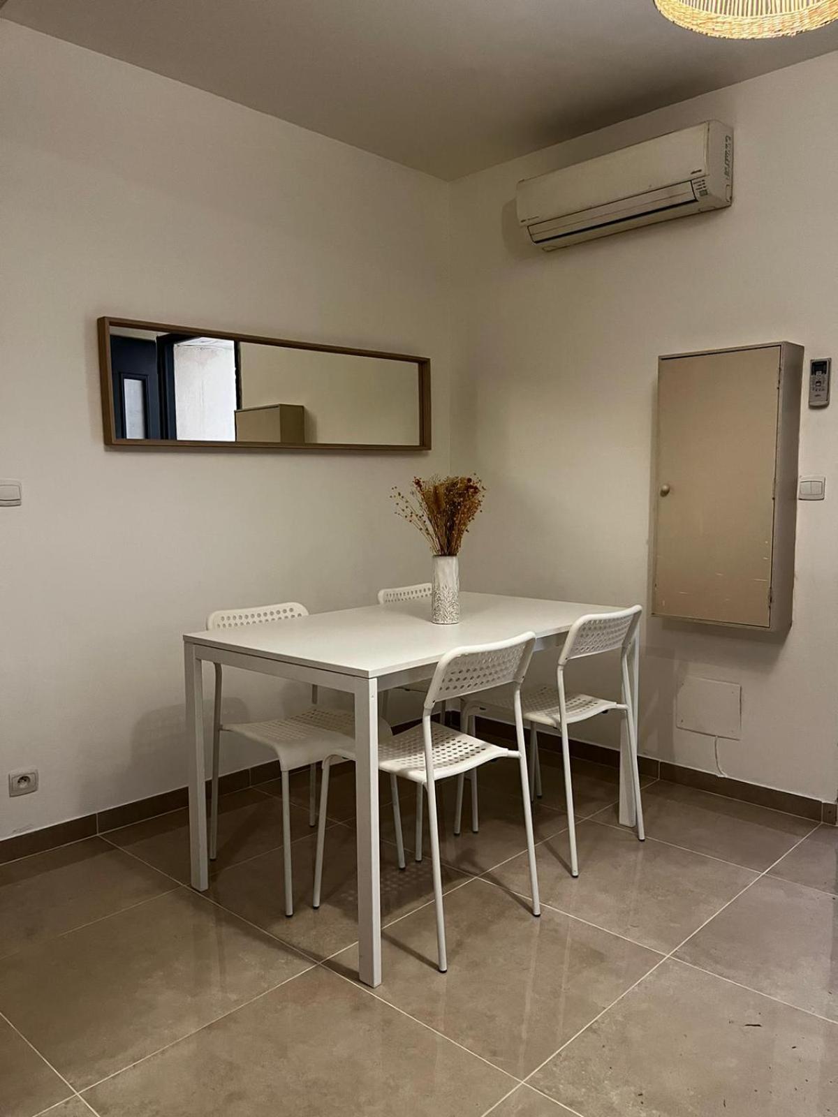 Appartement Des Carmes Nîmes Eksteriør billede