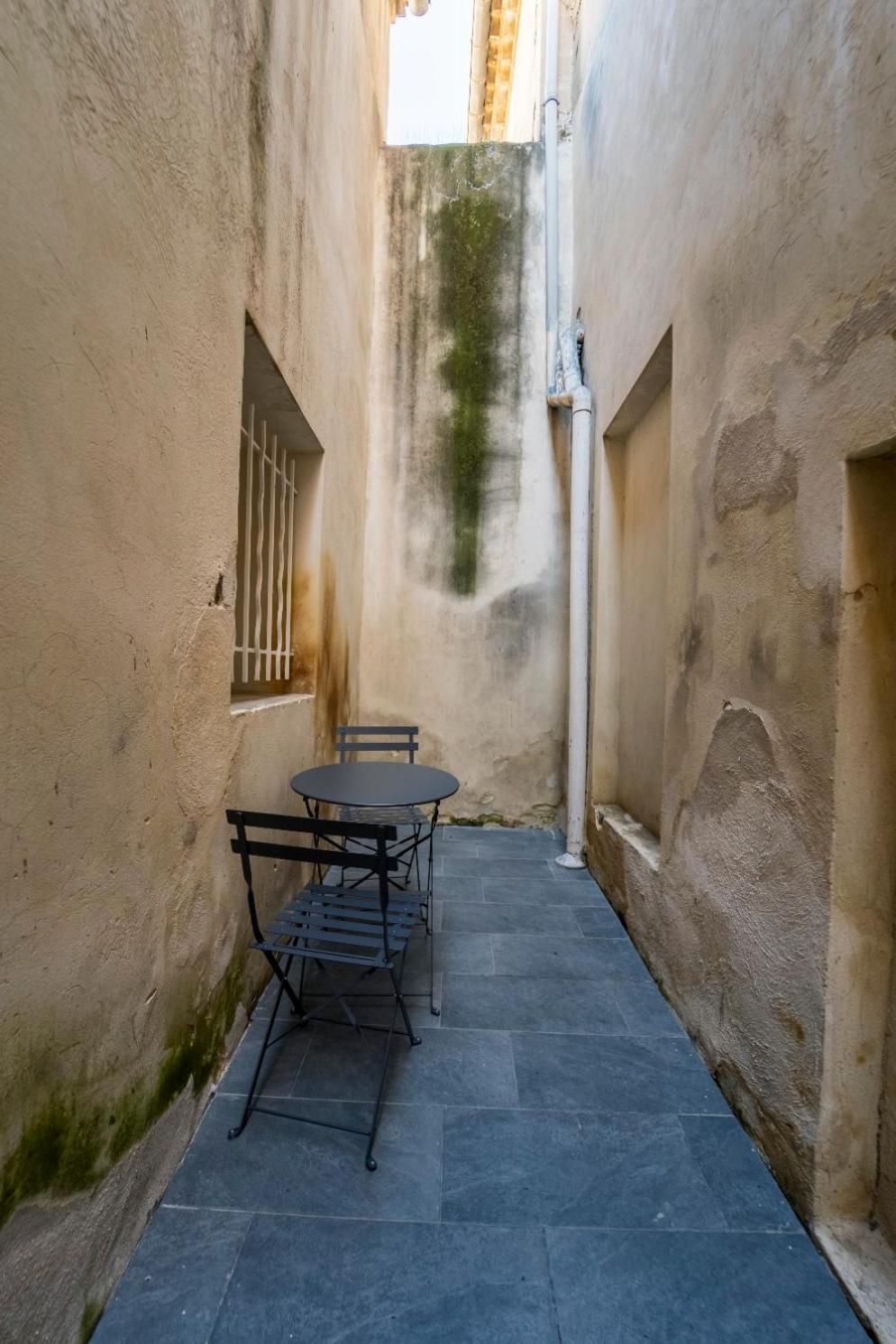 Appartement Des Carmes Nîmes Eksteriør billede